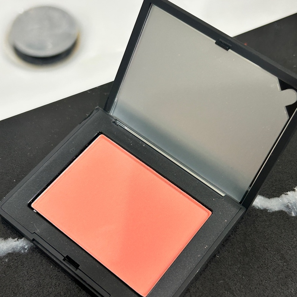 NARS Orgasm Edge Blush Compact - Picture 3 of 4